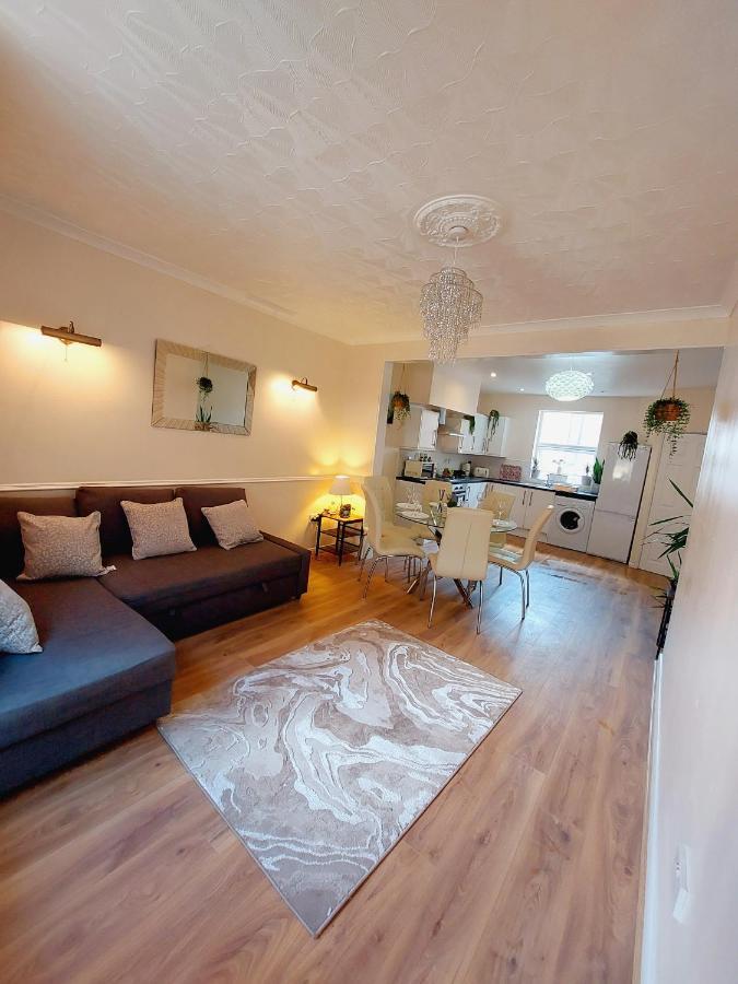 Elegant And Central Two Bedrooms House Bristol Exterior photo
